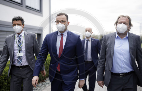 Jens Spahn besucht Impfstoffwerk