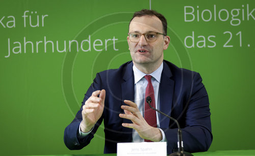 Jens Spahn besucht Impfstoffwerk