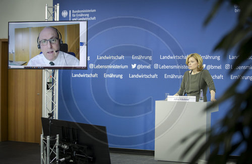 BMin Kloeckner bei Pressekonferenz Reduktionsstrategie
