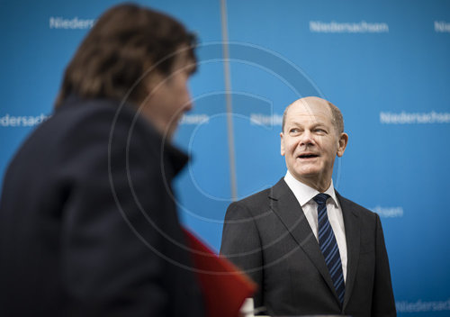 Bundesfinanzminister Scholz bei Aussetellungseroeffnung Sophie Scholl