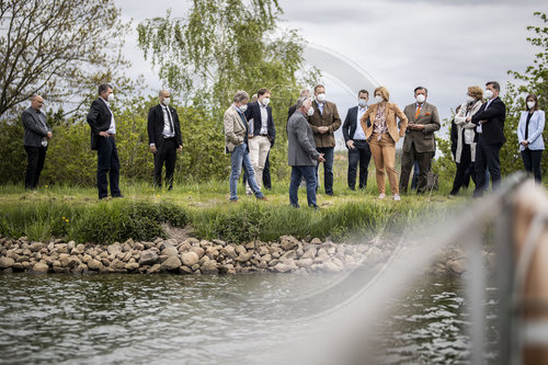 Julia Kloeckner besucht Wasserspeicher