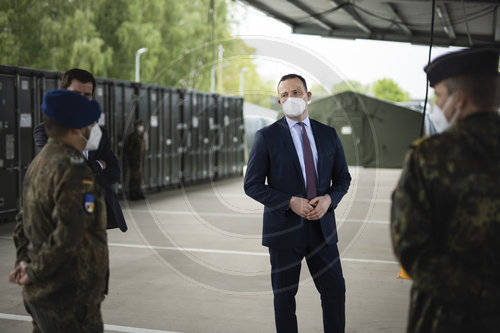 Jens Spahn besucht Versorgungszentrum