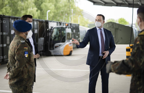 Jens Spahn besucht Versorgungszentrum