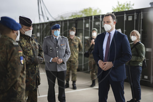 Jens Spahn besucht Versorgungszentrum
