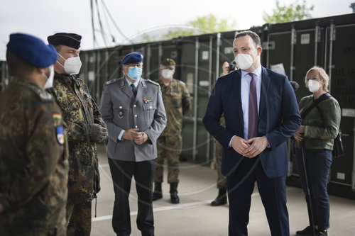 Jens Spahn besucht Versorgungszentrum