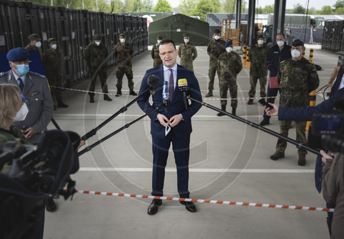 Jens Spahn besucht Versorgungszentrum