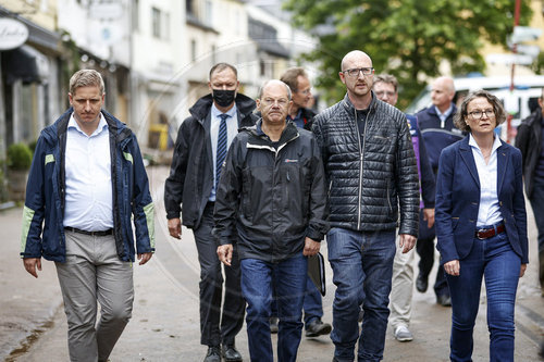 BM Scholz besucht Flutregionen in NRW