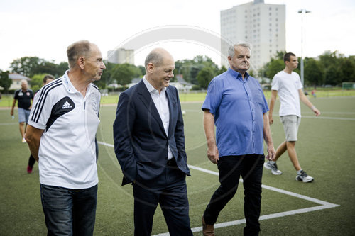 Olaf Scholz besucht Fortuna Babelsberg e.V.