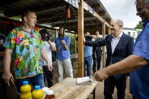 Olaf Scholz besucht Fortuna Babelsberg e.V.