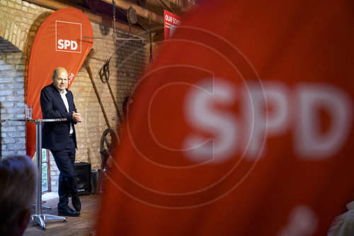 Olaf Scholz bei Buergergespraech
