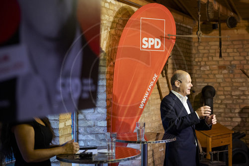 Olaf Scholz bei Buergergespraech
