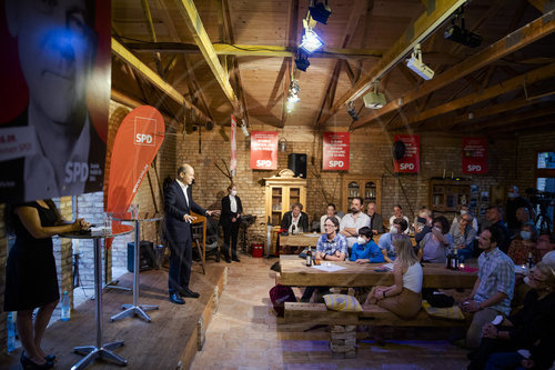 Olaf Scholz bei Buergergespraech