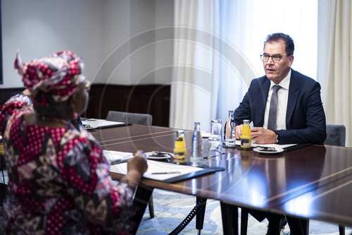 Gerd Mueller trifft Ngozi Okonjo-Iweala