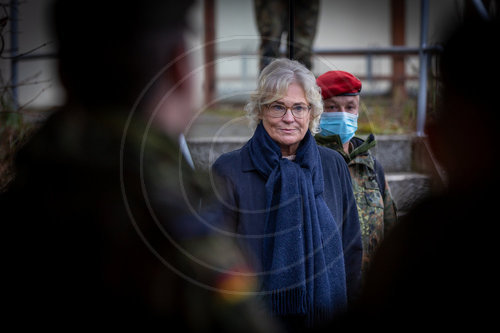 Bundesverteidigungsministerin Christine Lambrecht besucht das Logistikbataillon 172 der Bundeswehr in Beelitz