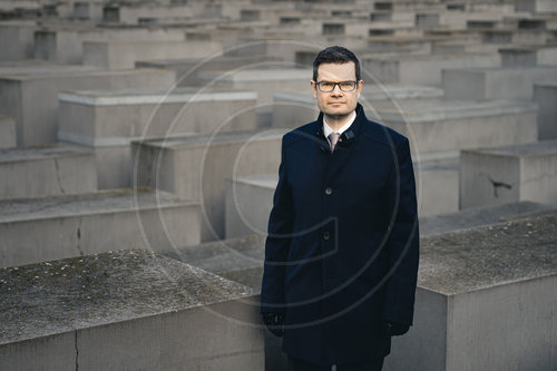 BM Buschmann besucht Holocaust Mahnmal