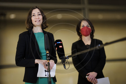 Annalena Baerbock gibt Presse-Statement mit Anne Spiegel