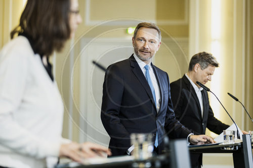 Pressekonferenz zu Wirtschaftshilfen