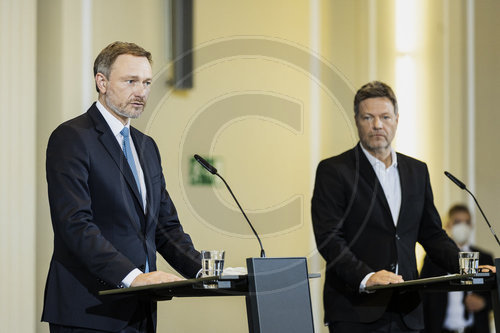 Pressekonferenz zu Wirtschaftshilfen