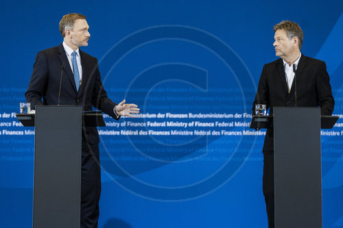 Pressekonferenz zu Wirtschaftshilfen