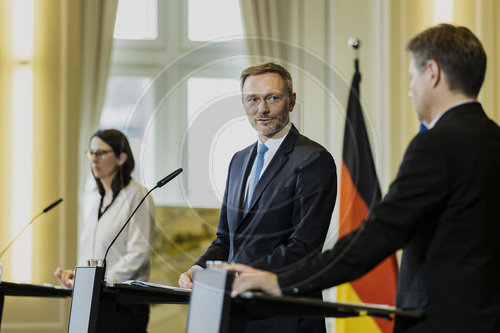 Pressekonferenz zu Wirtschaftshilfen