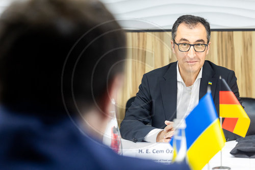 BM Oezdemir in der Ukraine