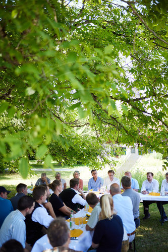 Cem Oezdemir besucht Naturland Hof