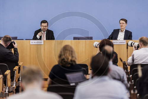 Pressekonferenz zu Corona-Regelungen