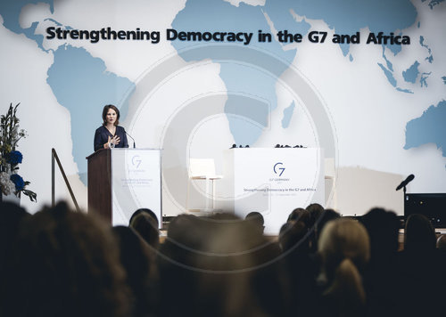 BMin Baerbock eroeffnet Veranstaltung -Strengthening Democracy-