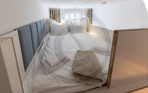 Doppelbett in einem Luxus Apartment in Berlin