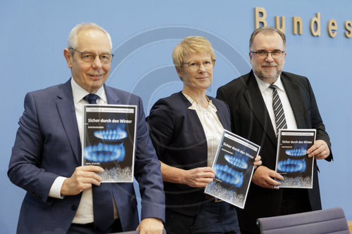 Bundespressekonferenz Zwischenbericht der ExpertInnen Kommission Erdgas und Waerme