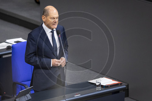 Olaf Scholz (SPD), Bundeskanzler, bei Regierungsbefragung