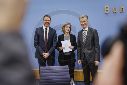 Bundespressekonferenz zur bevorstehenden Muenchner Sicherheitskonferenz und zum Munich Security Report 2023