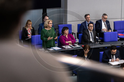 Regierungserkl‚àö¬ßrung im Bundestag