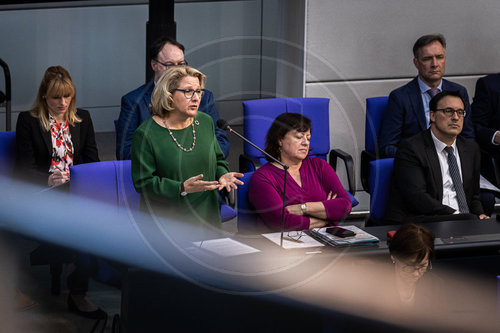 Regierungserkl‚àö¬ßrung im Bundestag