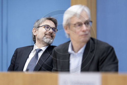 Prof. Dr. Bettzuege und Prof. Dr. Heimer in BPK