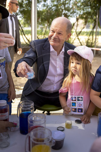 BK Scholz besucht Kindergarten in Potsdam