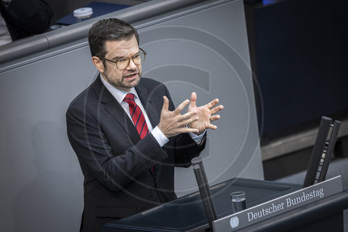 Bundesjustizminister Marco Buschmann spricht im Bundestag zum Zukunftsfinanzierungsgesetz