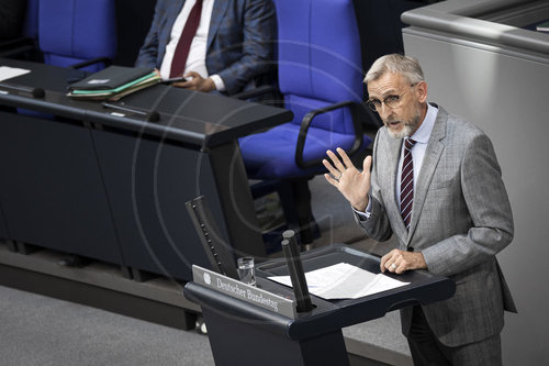 Innenminister des Freistaates Sachsen, Armin Schuster spricht im Deutschen Bundestag