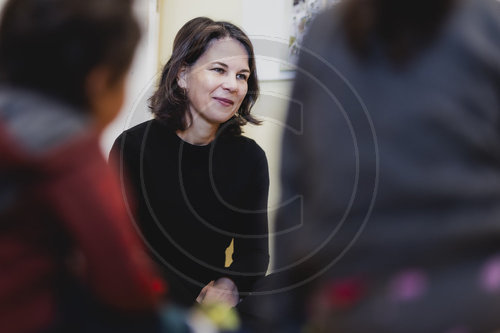 Annalena Baerbock besucht juedischen Kindergarten
