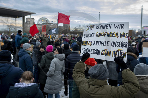 Demonstation gegen Rechts vor dem Reichstag