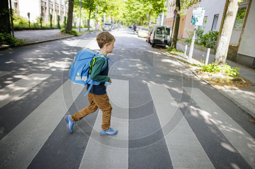 Schulkind im Strassenverkehr