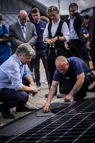 Robert Habeck Sommertour BMWK Solar Dach