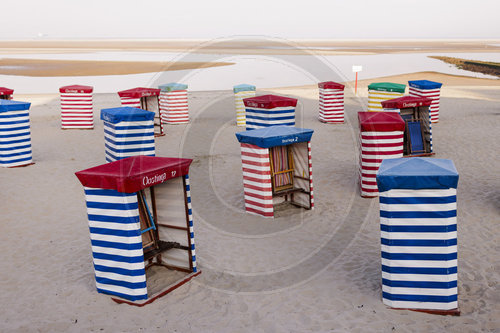 Traditionelle Strandzelte am Strand von Borkum