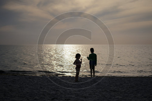 Kinder am Strand