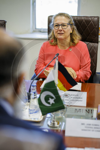 BMin Schulze in Pakistan