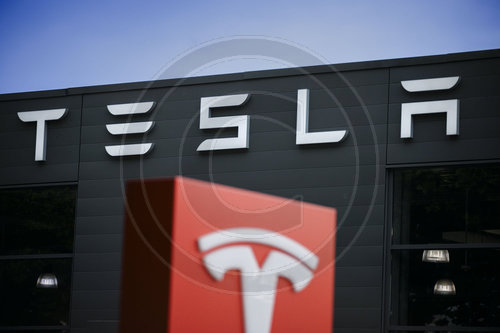 Tesla - Logo