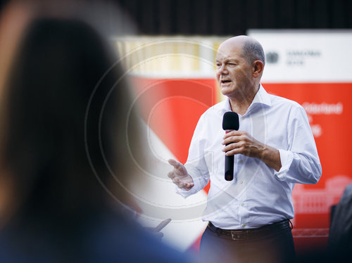 Olaf Scholz in Seelow bei einem Buergerdialog