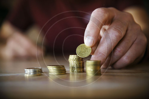 Symbolfoto Geld im Alter