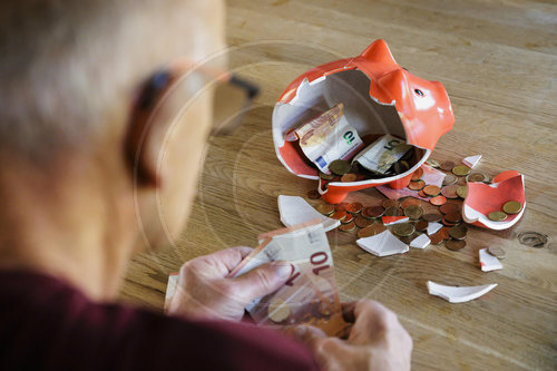 Symbolfoto Geld im Alter