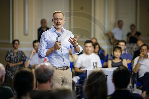 BM Lindner bei Buergerdialog